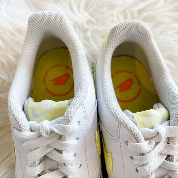 🍋 Nike • Women's Court Vision Low Sneaker White/Lt Zitron-bright Mango Size 8.5 - Picture 11 of 11